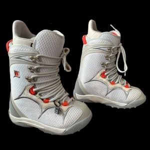 Burton Sapphire Women’s Snow Boots Size 4